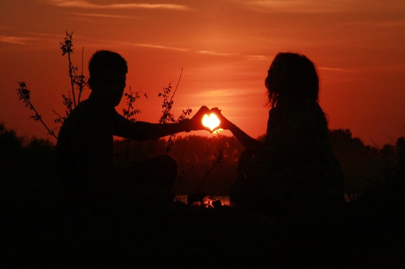 Twin flame relationship hands