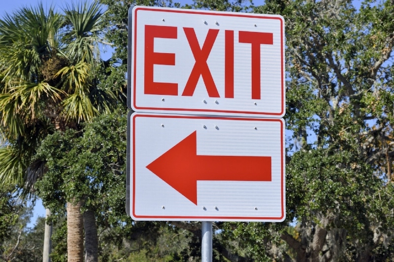 red flags relationship exit